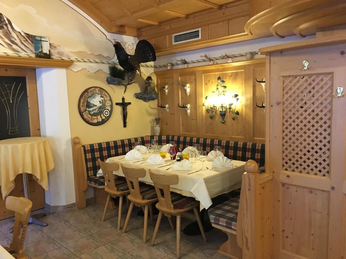 Готель Gasthof Dorferwirt Rietz Екстер'єр фото